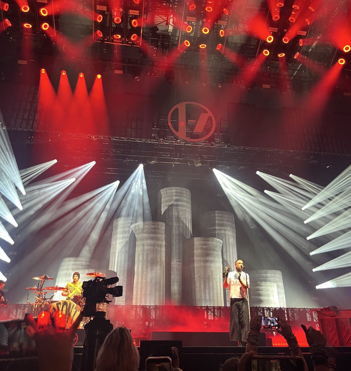 keepnavigatingg's tweet image. i missed it by a day so …. happy 22nd rather than the 21st and happy holidays 💓 #pilotstwtselfieday #pilottwtselfieday