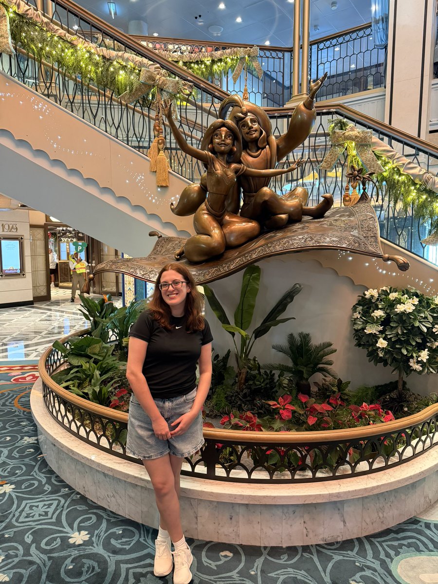 keepnavigatingg's tweet image. i missed it by a day so …. happy 22nd rather than the 21st and happy holidays 💓 #pilotstwtselfieday #pilottwtselfieday