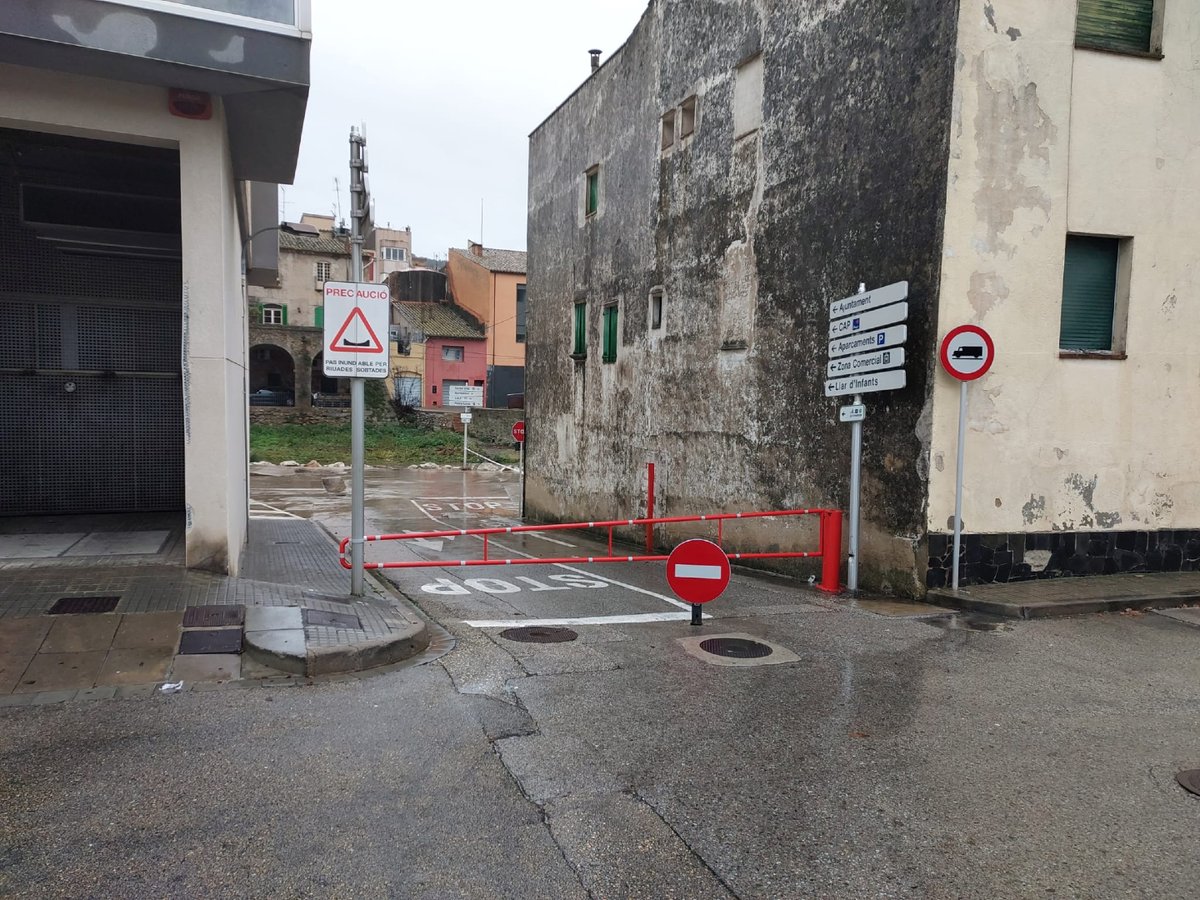 ⚠️ AVÍS IMPORTANT | TANCAMENT D’ACCESSOS AL RIU

🌧️ A causa de les pluges registrades i de la previsió meteorològica per a les properes hores i durant el dia d’avui, s’han tancat tots els accessos al riu a La Jonquera per garantir la seguretat de la ciutadania.

#LaJonquera