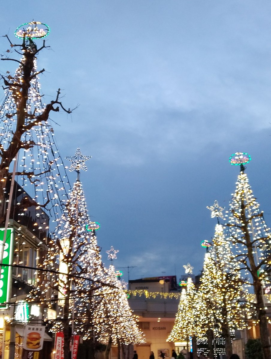 駅前で　キラキラ光る　カパルかな

今年も輝いていて可愛いぉ🥒

#志木
#カパル
#イルミネーション