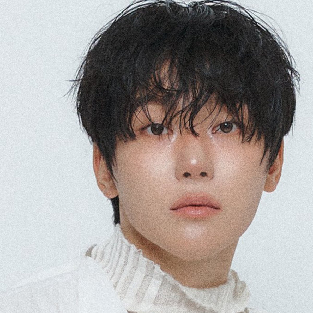 아니 애들아 설마 이제 이게 위버스 프사야? 진짜 나 진짜 행복해서 죽을것같아