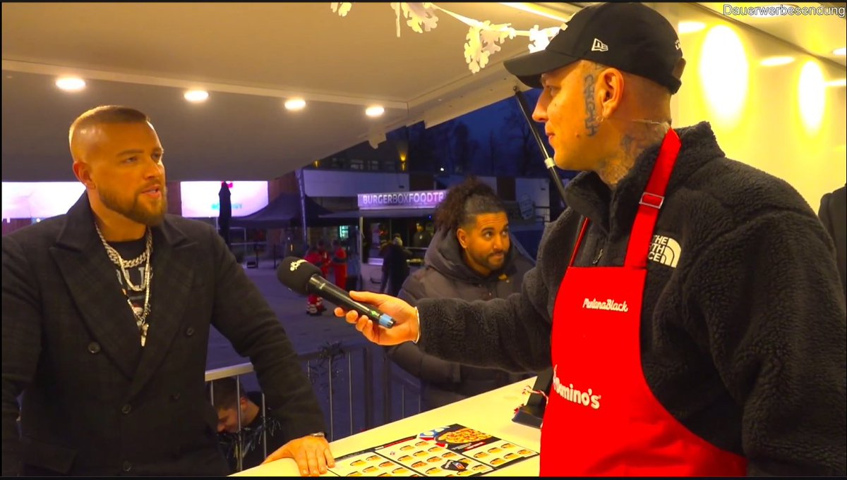 "Moin Montana88...netter Name, hatte auch 8888 Nfts, und hieß Kollegah8888 auf Discord, hab mich für 88888 Follower bedankt usw. ;) Die Schafe merken eh nichts"

"Eh digga das ist nur mein Geburtsdatum"

"..."