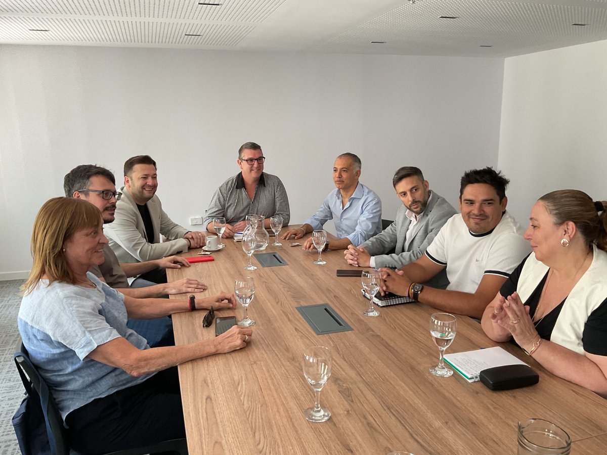 ✔️Avanzamos con las gestiones por la seguridad vial en zona de Av. Nores Martínez, Parque Sarmiento, Deodoro Roca, Av. Richieri. Gracias por el compromiso con los vecinos, Centro Vecinal Rogelio Martínez <a href="/MuniCba/">Municipalidad de Córdoba</a> <a href="/eduramirezcba/">Edu Ramirez</a> <a href="/minsegcba/">Ministerio de Seguridad</a> <a href="/QuinterosJP/">Juan Pablo Quinteros</a> <a href="/VazquezMarcosok/">Marcos Vazquez</a> #Córdoba