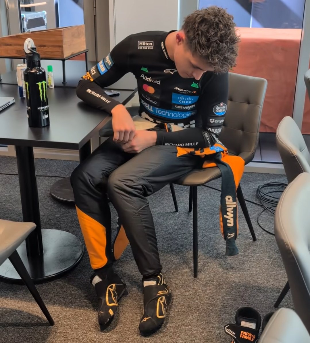 niightpoets's tweet image. pretty princess 🤏🏻