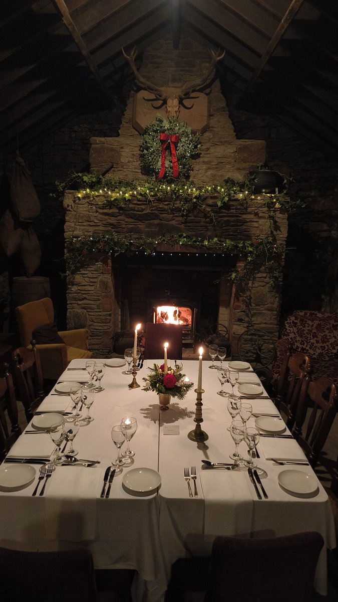 Ballybeghouse1's tweet photo. Festive vibes at Ballybeg over the weekend #Christmas #festive #HappyChristmas https://t.co/oYyKtb55F3