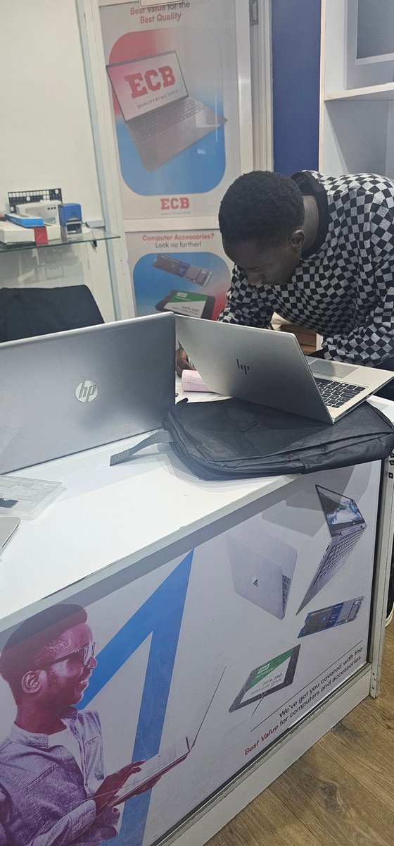 Six Sousands tweet media