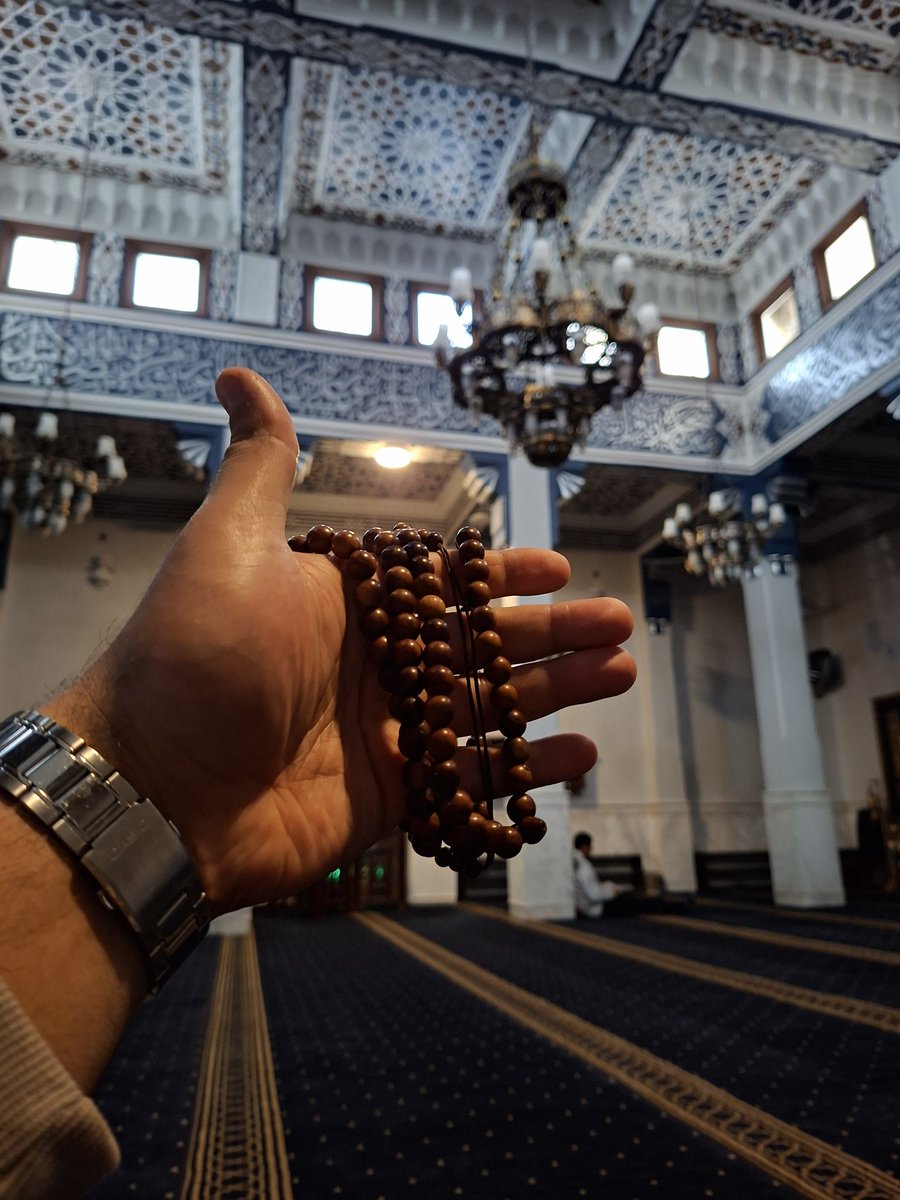 رجب الغرس يا كرام!
يا باغي الخير أقبل!
تذكرة أن الأذكار ليست توقيفية من حيث الترتيب فلا يضرك بأيها بدأت وبأيها ختمت ، وأنت مأجور بإذن الله حتى لو لم تأتها كلها.
فماتحرمش نفسك من أقل القليل حتى إنك تكتب في ديوان الأحياء والذاكرين.
أذكاركم يا كرام.
وتزودوا فإن خير الزاد التقوى