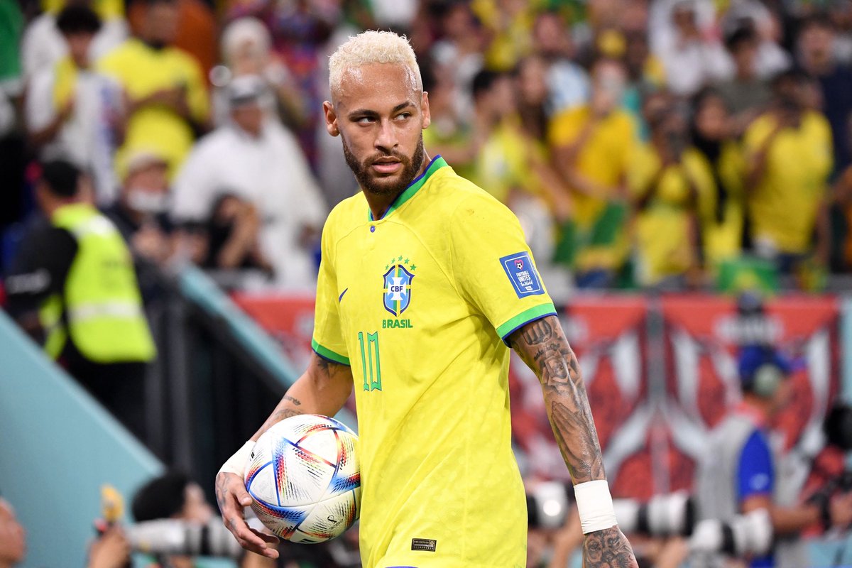 🚨 𝗡𝗘𝗬𝗠𝗔𝗥 🇧🇷 𝗩𝗔 𝗦𝗘 𝗙𝗔𝗜𝗥𝗘 𝗢𝗣𝗘́𝗥𝗘𝗥 𝗗𝗨 𝗚𝗘𝗡𝗢𝗨 𝗚𝗔𝗨𝗖𝗛𝗘 ! 🤕

Le Bresilien va subir une arthroscopie pour soulager sa blessure au ménisque et sera de retour 𝗱𝗲́𝗯𝘂𝘁 𝗳𝗲́𝘃𝗿𝗶𝗲𝗿. 

L’objectif ? Être prêt pour disputer la Coupe du Monde 2026. 👀