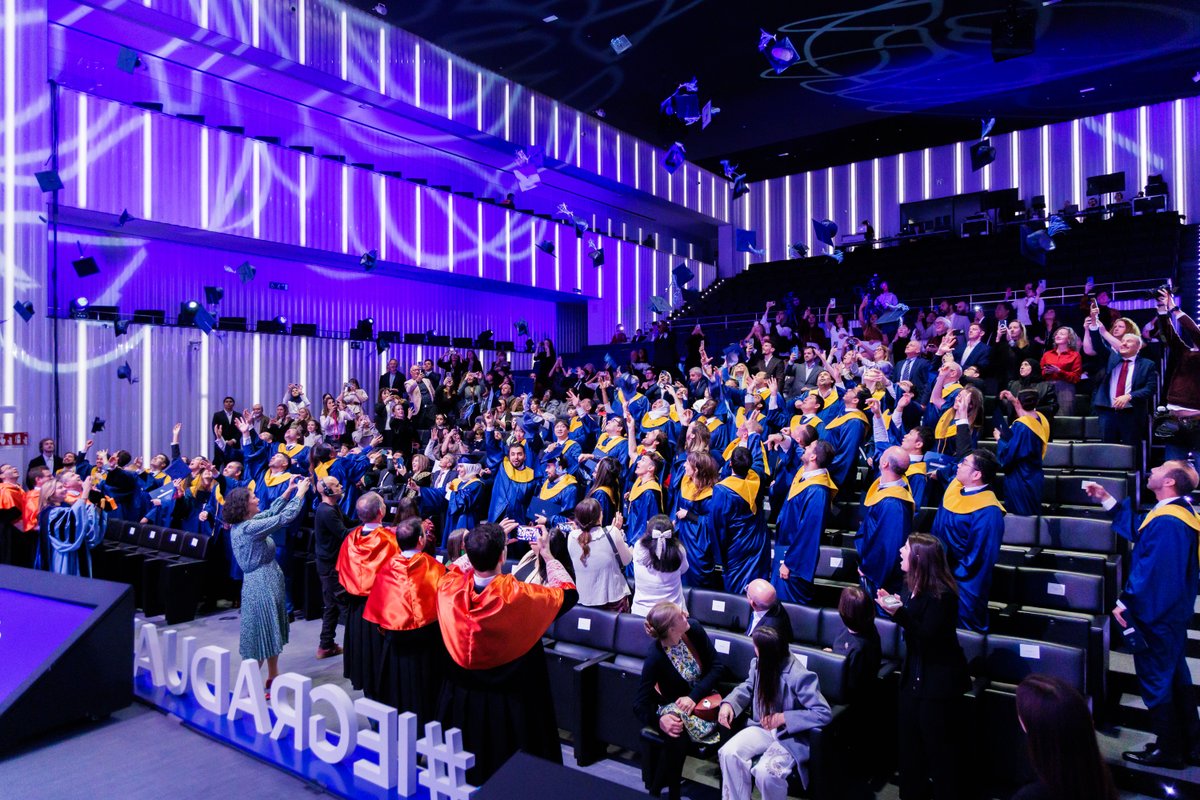 iebusiness tweet media