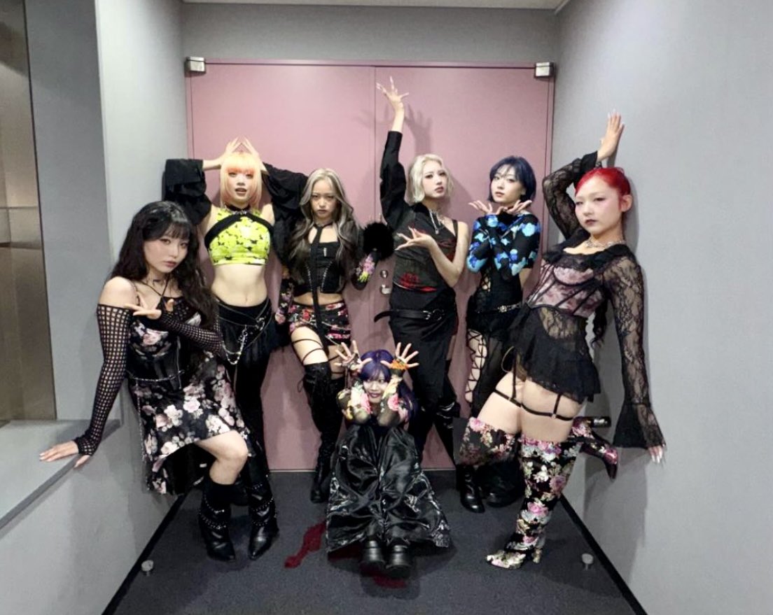 集合写真今日も個性咲かせすぎ🥹🌹 HANAとしては3曲もライブ嬉しかった