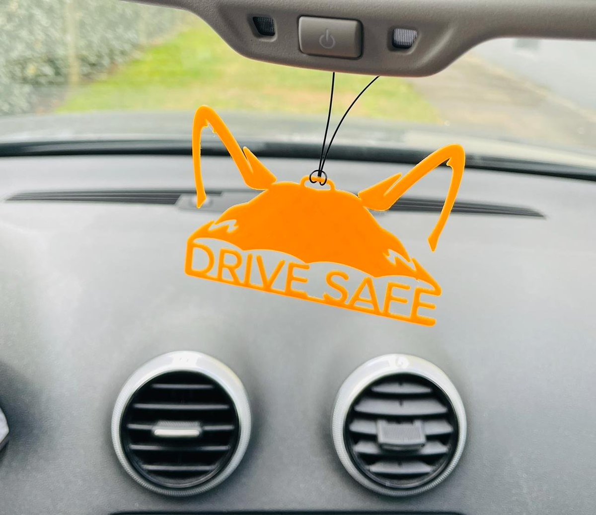 KenduInu's tweet image. Drive safe this Christmas, chads. 

Also good to hang in your lambos next year. 🚘