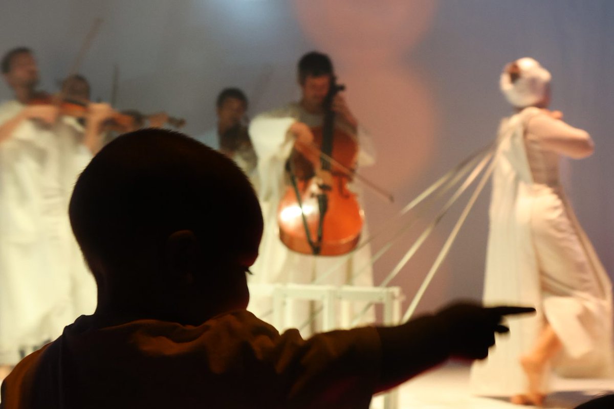 ElRabaldePinto's tweet photo. 30 de diciembre: teatro y danza para primera infancia, Marceline de @lapetitamalu. Pases: 18:00 y 19:30 h. en Escuela de Música, 60 personas por pase. El espectáculo se disfruta dentro del escenario. Entradas en https://t.co/1e4g2wFdQU ¿Te lo vas a perder? 🎭🤹‍♂️🤹‍♀️ @AytoPinto https://t.co/guPleUryW2