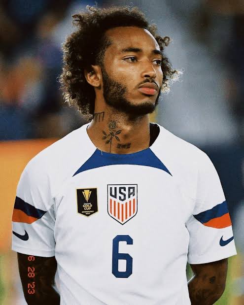 Source: Gianluca Busio’s contract at Venezia expires in June but negotiations are ongoing to keep him at the club. 

Should that fall through he’s also attracted interest from New York Red Bulls and Serie A clubs including Udinese. 

#USMNT