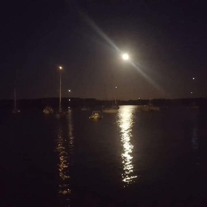 Passejant pel món. 
Menorca. Port de Fornells. #travel #travelphotography #travellingthroughtheworld #travelpic <a href="/Menorcalitoral/">Menorca litoral</a>