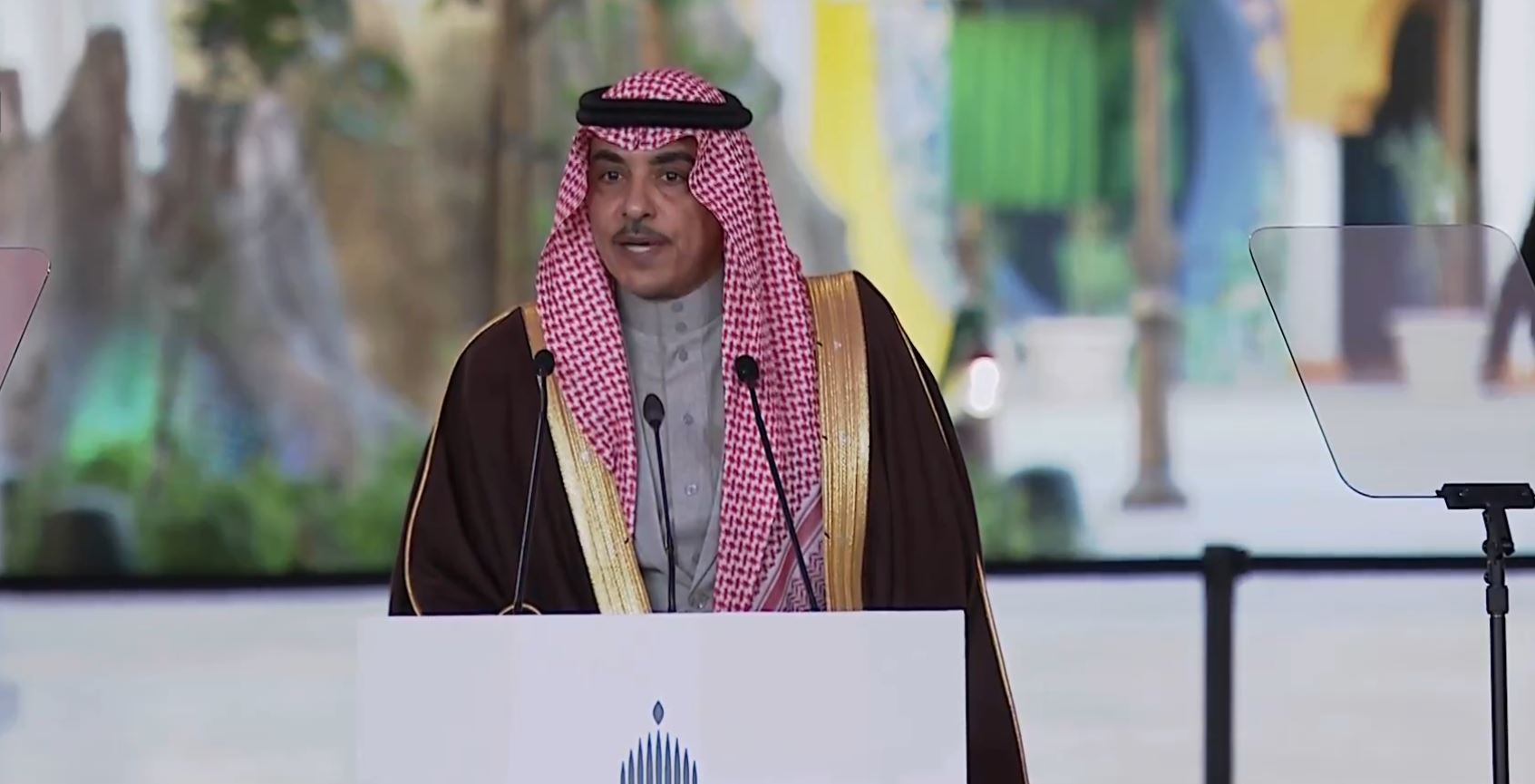 وزير الإعلام: سجّل قطار الرياض أعلى درجات الانضباط في التشغيل بنسبة التزام بلغت 99.8% لعام 2025 واستقبل 120 مليون راكب منذ بدء انطلاق المشروع وحتى أكتوبر 2025. #المؤتمر_الصحفي_الحكومي 