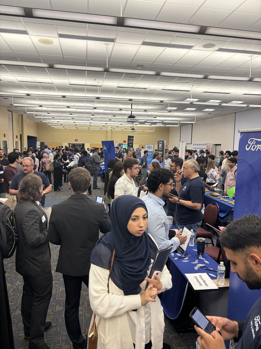 As 2025 wraps up, so does #FordOnCampus recruiting! A huge thank you to everyone we met across the U.S. Can’t wait to welcome our new interns and hires in 2026! 🚀 Learn more about our summer internship program: spr.ly/6016CnYtu 

#WeAreFord