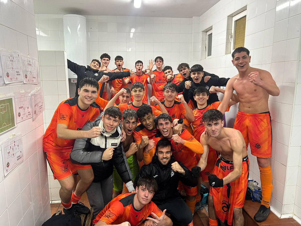 🟠Juvenil Autonómica🟠

🤪PARTIDAZO LOCO con constantes cambios de marcador, 9 GOLES, lluvia, frío, un gran rival, doble remontada y mucho CORAJE💪🏼

🧡ESTO ES LA NUEVA🔥

#NuevaCartagenaFC