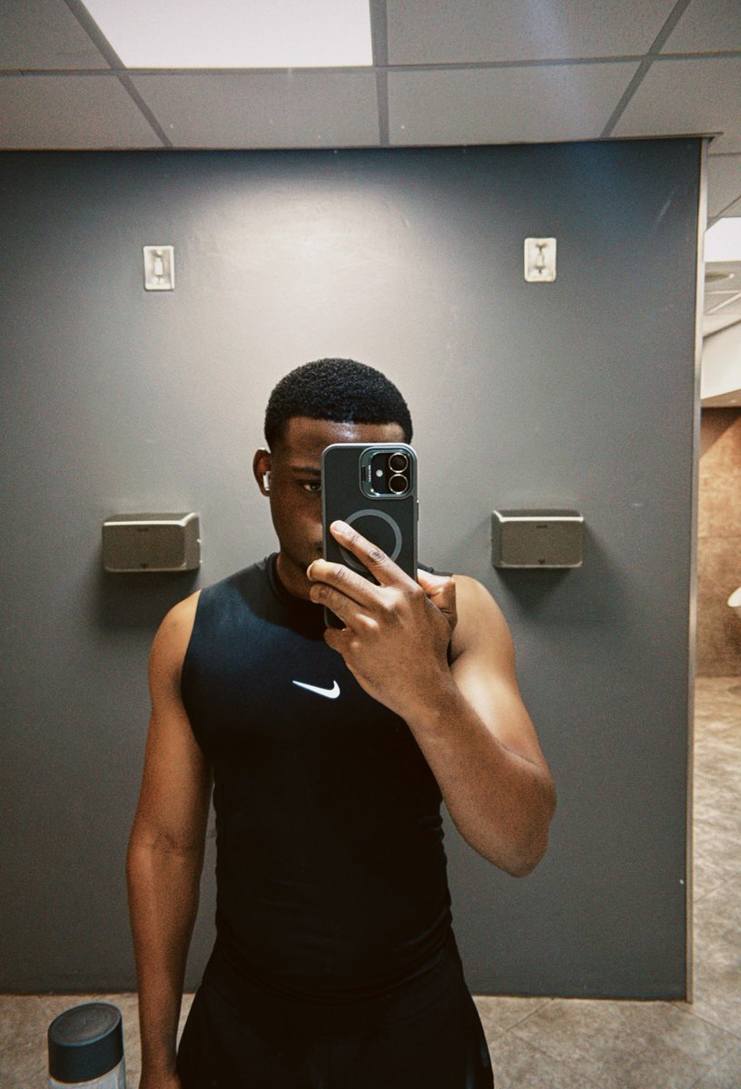 ognisson's tweet image. Probably the only decent ones I have😭🙏🏾