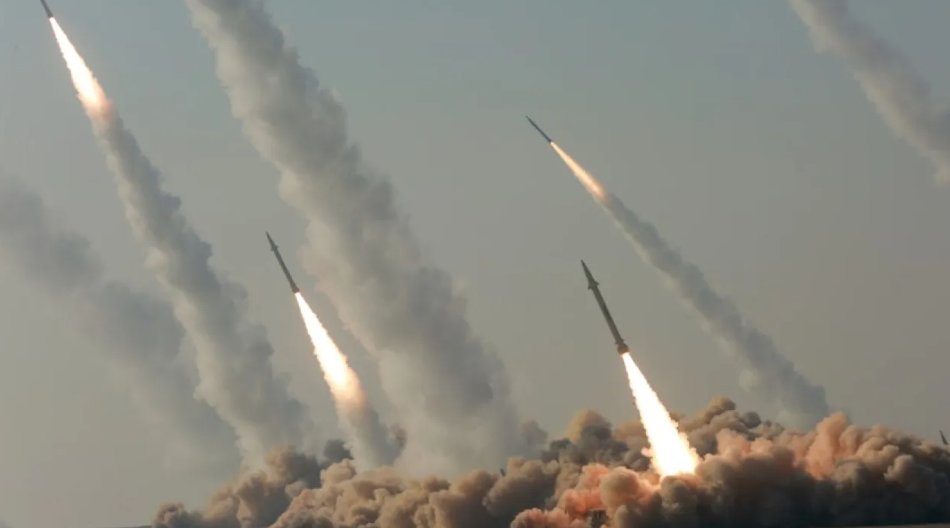 إعلام رسمي إيراني: مناورات صاروخية في عدة مدن 