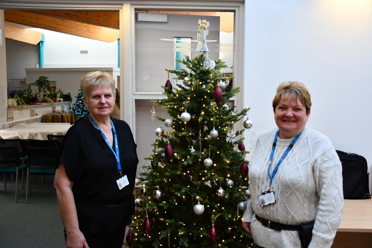 TheStateHospit1's tweet image. Margaret and Lorraine started working in the State Hospital kitchen together three decades ago and are still colleagues - and friends! The pair recently picked up Long Service Awards, celebrating 30 years' service to the NHS. Congratulations ladies #teamworkmakesthedreamwork