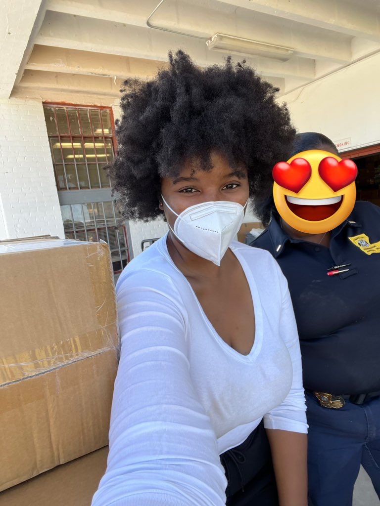 GeauxGabrielle's tweet image. “Refusing to re-enter society”

Meanwhile I be everywhere in a mask