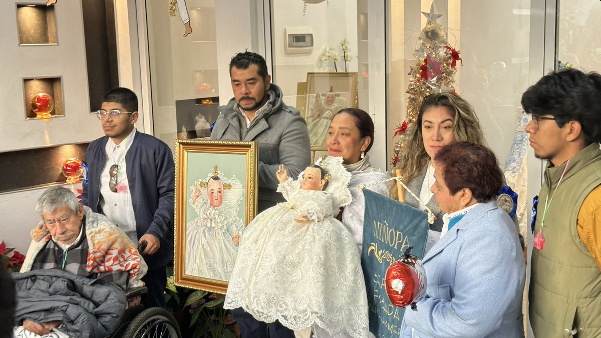 🪅 #Posadas2025 |• Séptima Posada Niñopa..

⚜️Familia: Romero Valdez⚜️

#𝗘𝗻𝘁𝗲́𝗿𝗮𝘁𝗲 #𝗖𝗼𝗺𝗽𝗮𝗿𝘁𝗲 #𝗗𝗲𝗧𝗼𝗱𝗼𝗘𝗻
🎅Cobertura Especial Navideña 🎄