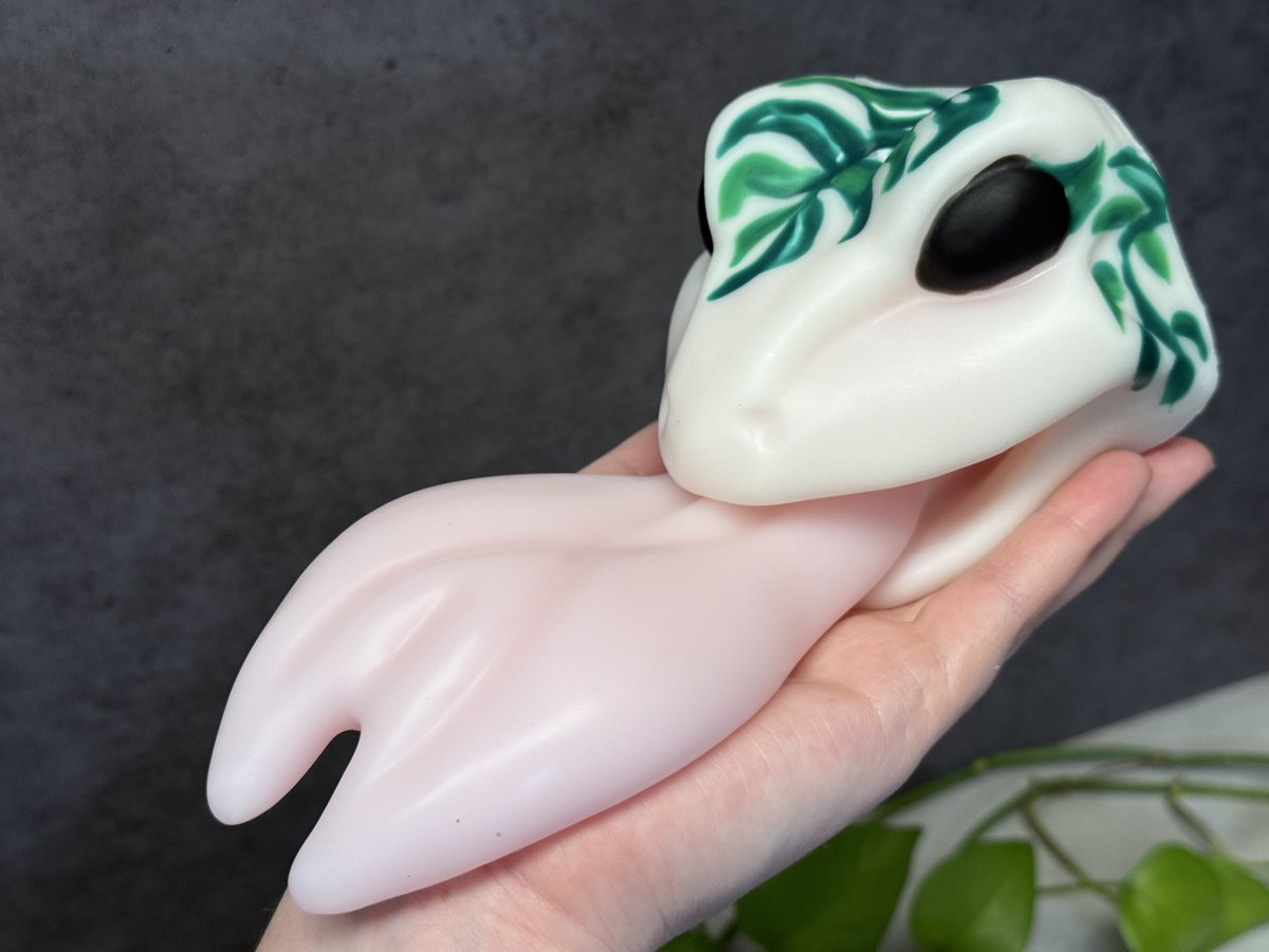 Cosy floral on a cold winter day 🌿🍃

Medium Jeremiah 🐸