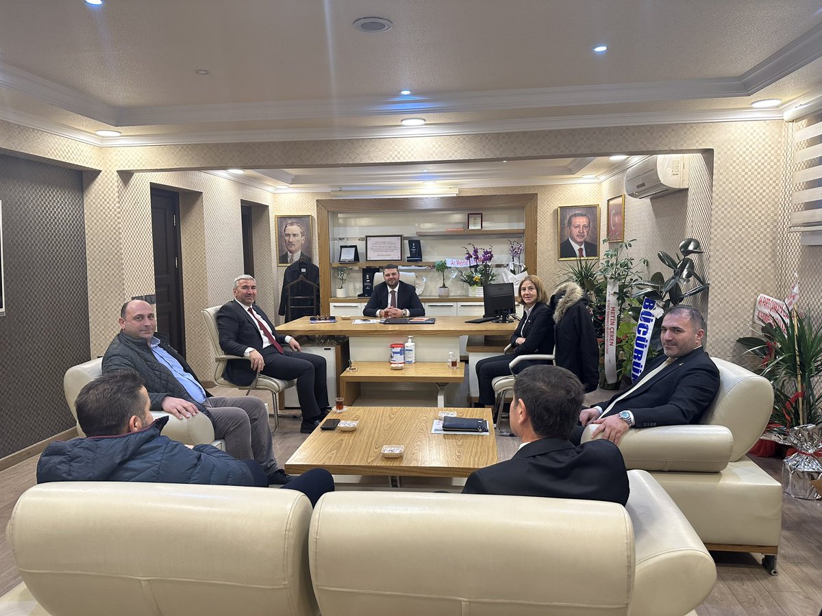 Hayırlı Olsun Ziyareti ...

Genel Merkezimiz tarafından AK Parti Keçiören İlçe Başkanlığına atanan Ömer Faruk İslam Kardeşimize hayırlı olsun ziyaretinde bulundum.

Üstlenmiş olduğu yeni vazifede üstün başarılar diliyorum.