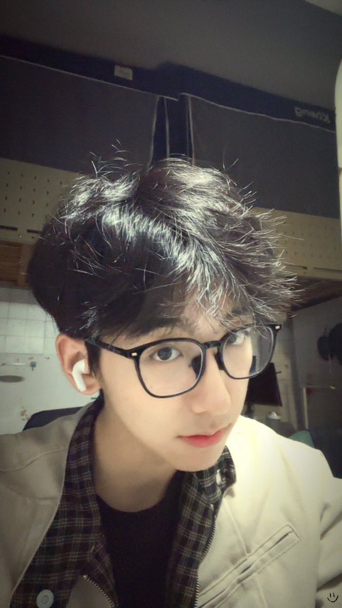 LinXc57's tweet image. 今天的头发卷得很自然