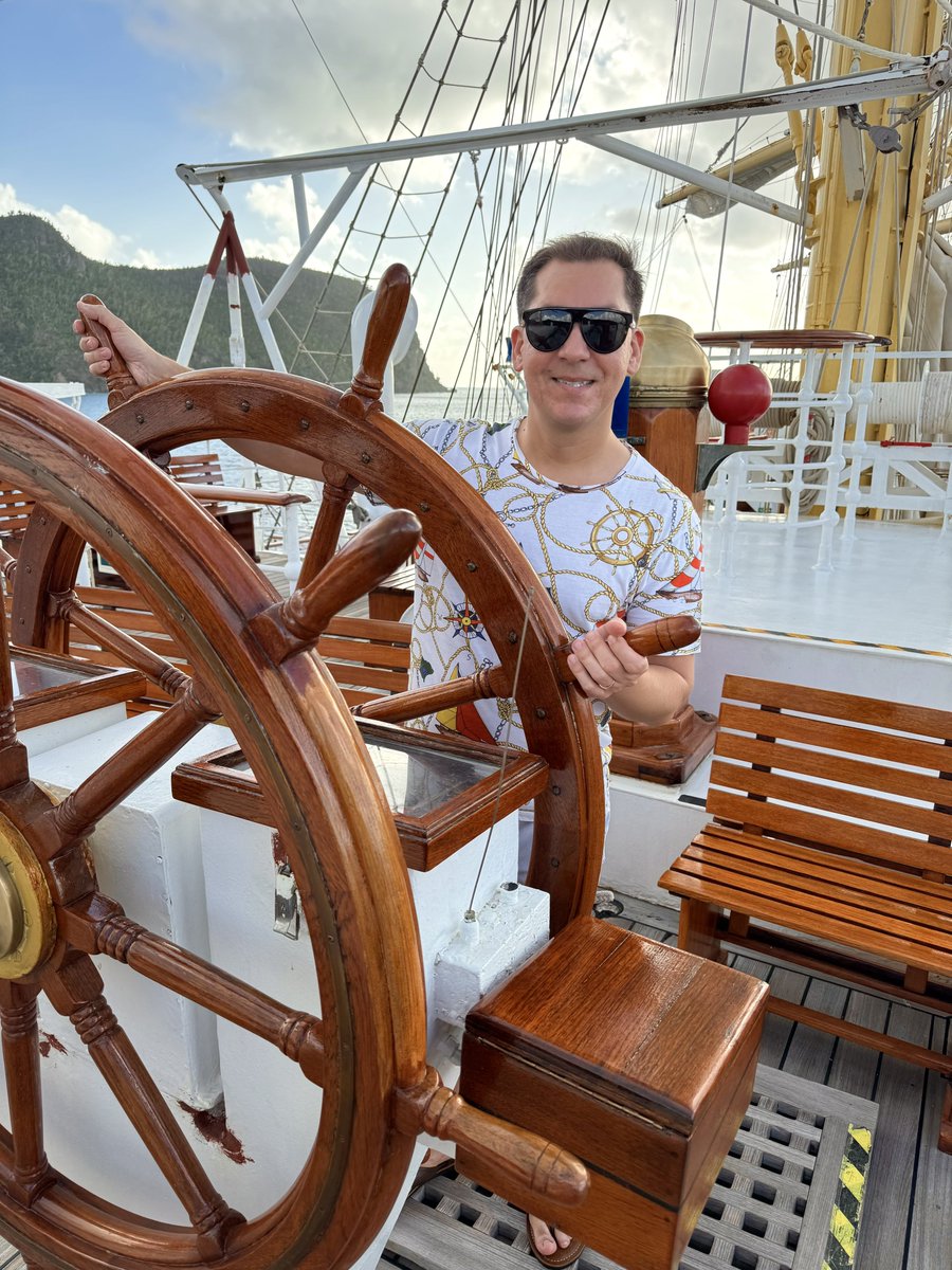 SashaEats's tweet photo. Good morning ☀️⛵️👨🏻🤝👨🏼🌊
#SashaSails #RoyalClipper #travel https://t.co/Y93b1NZqTj