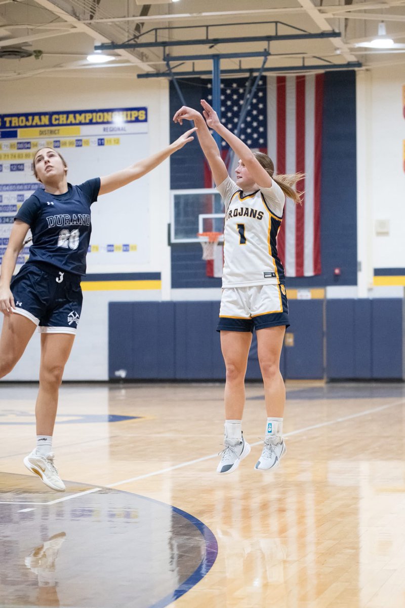 CoachEvanBell's tweet image. @PGHMichigan @FSCSSports  Player of the Week: Dec. 14th-20th
@dmoney_dwyer @owossoathletics @CapitolCityExpr 
29 pts (5 3PT, 8/10 FT) 4 reb, 4 ast, 4 stl in 54-42 win at Webberville. 
School Record 42 pts (3 3PT, 12/13 FT), 8 reb, 4 stl, 4 ast in 50-42 win vs. Durand. Became…