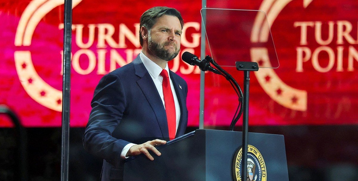 📊 2028 TPUSA STRAW POLL 

🔴 JD Vance - 84%
🔴 Marco Rubio - 5%
🔴 Ron DeSantis - 3%
🔴 Donald Trump Jr. - 2%
🔴 Glenn Youngkin - 0.4%
🔴 Ted Cruz - 0.3%
⚪ Not sure - 3%