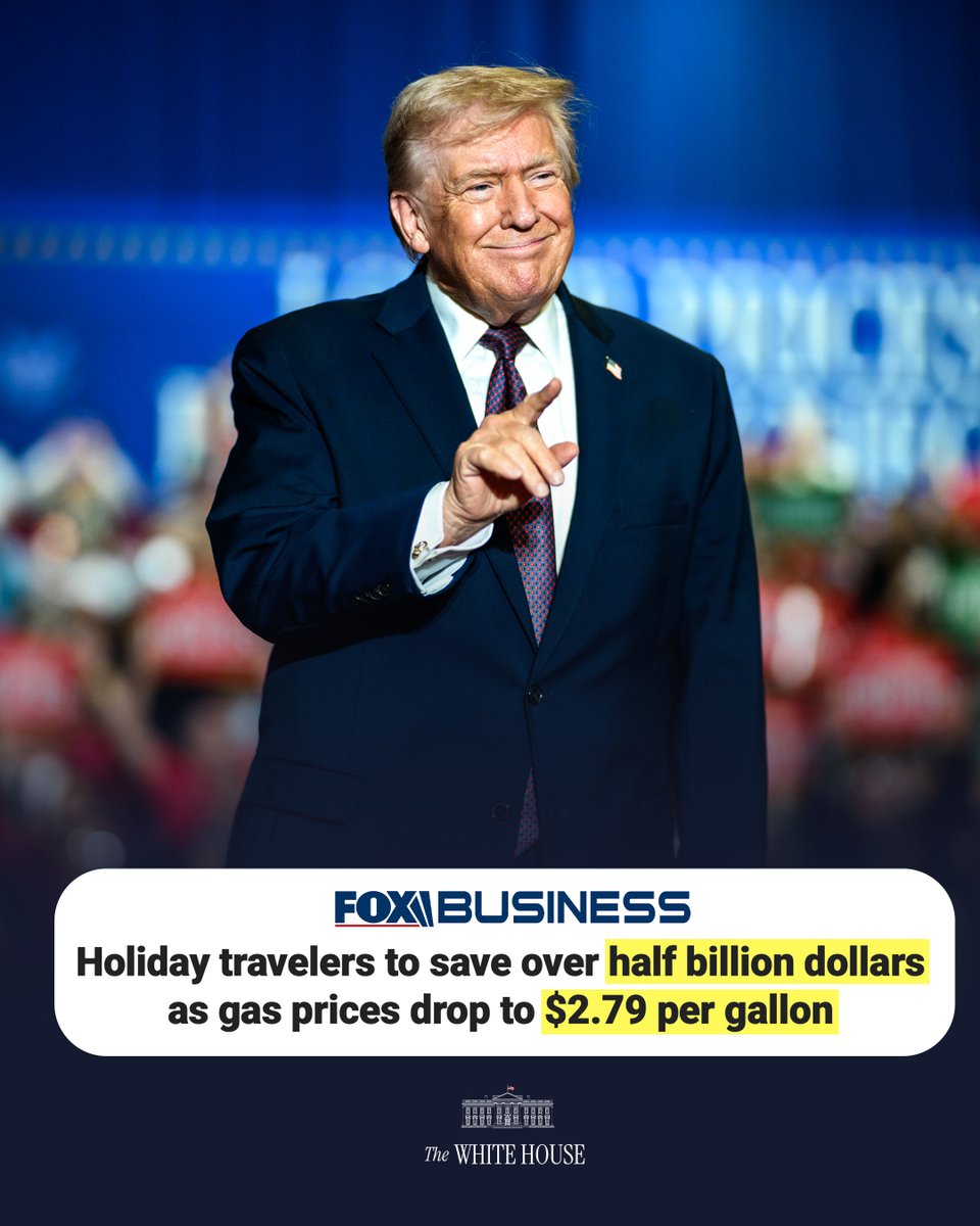 WhiteHouse's tweet image. MERRY CHRISTMAS, HOLIDAY TRAVELERS!