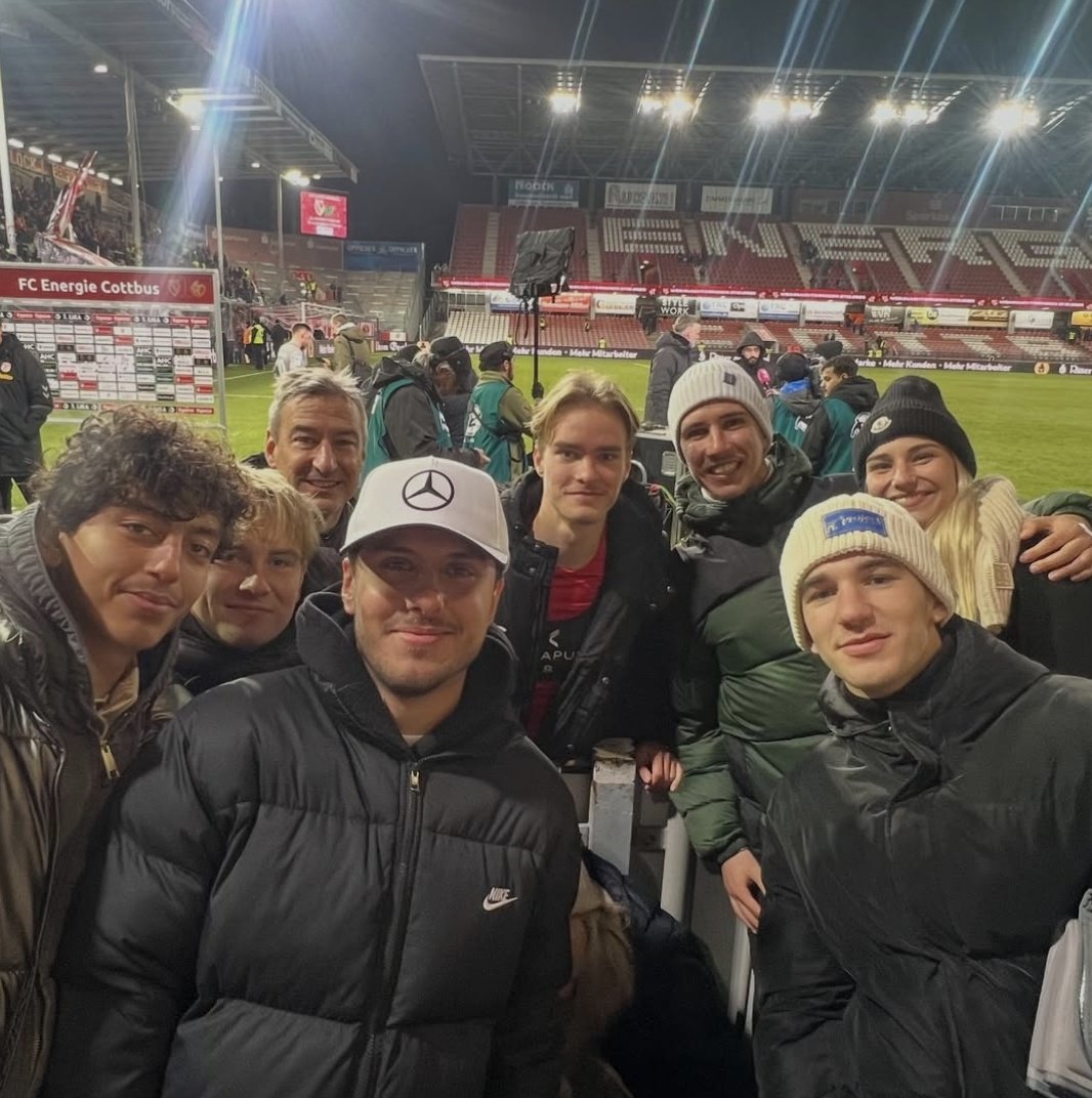 AbsoluteHertha's tweet photo. 🫂|Eliyas #Strasner und Sebastian #Weiland haben ihren Freund Lukas #Michelbrink bei seinem letzten Spiel begleitet. https://t.co/MonRPzzzjO