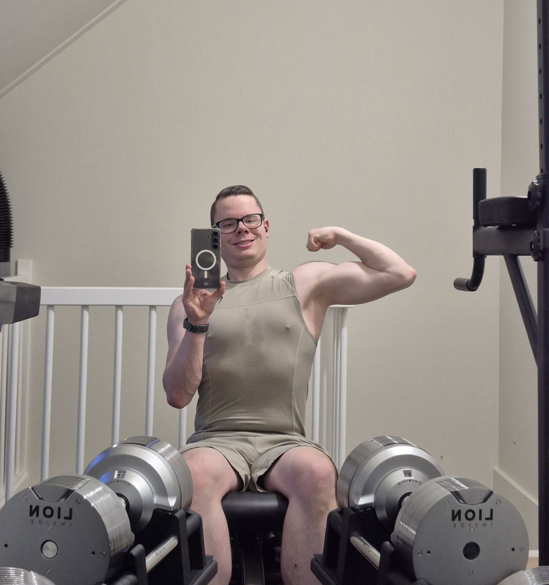 Just moved in — and built my own home gym 🏠💪  
No more excuses... it’s time to grow, push limits, and build the body I want.  
Let the gains begin!