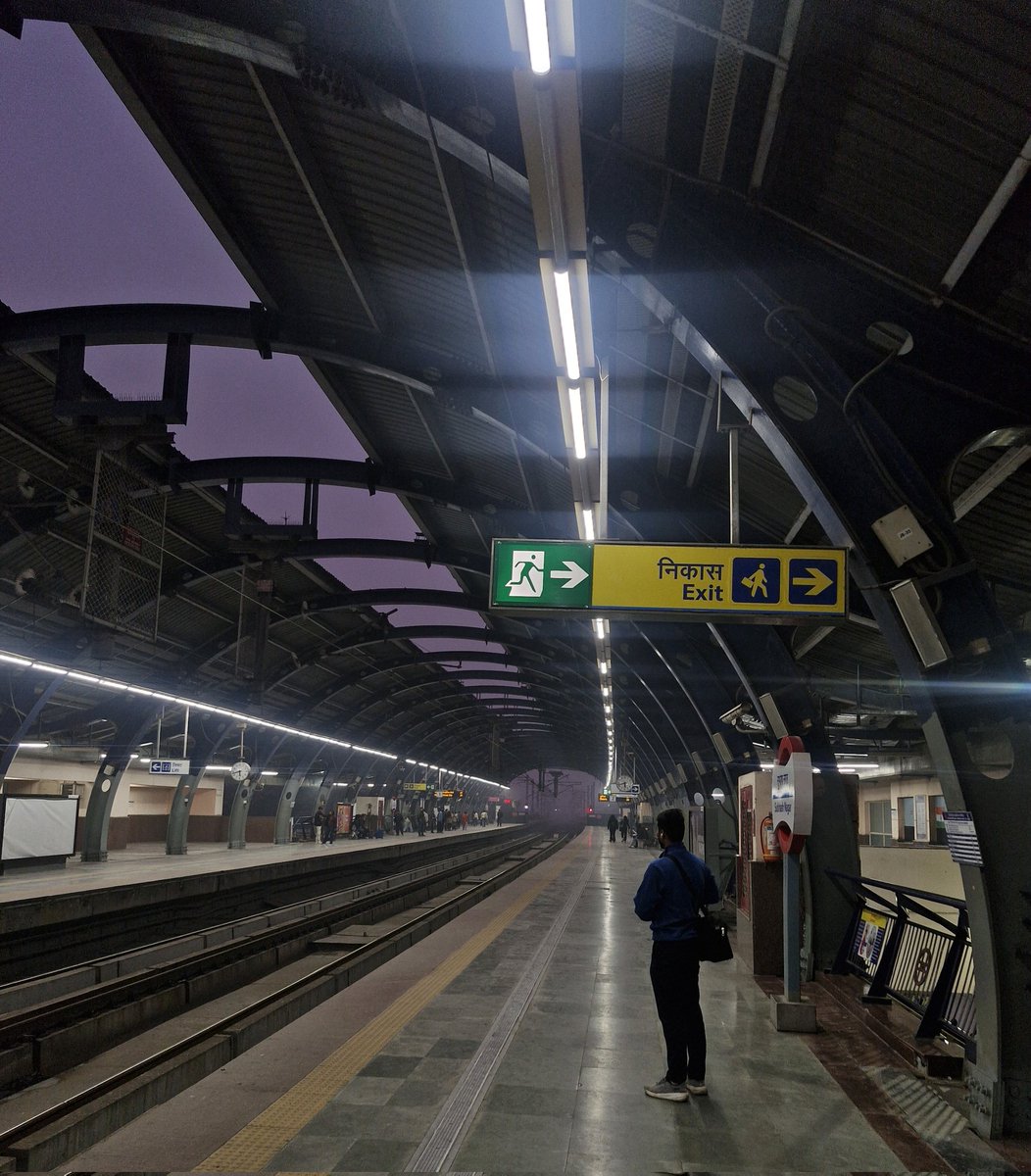 coldcoffeecoder's tweet image. metro scenes