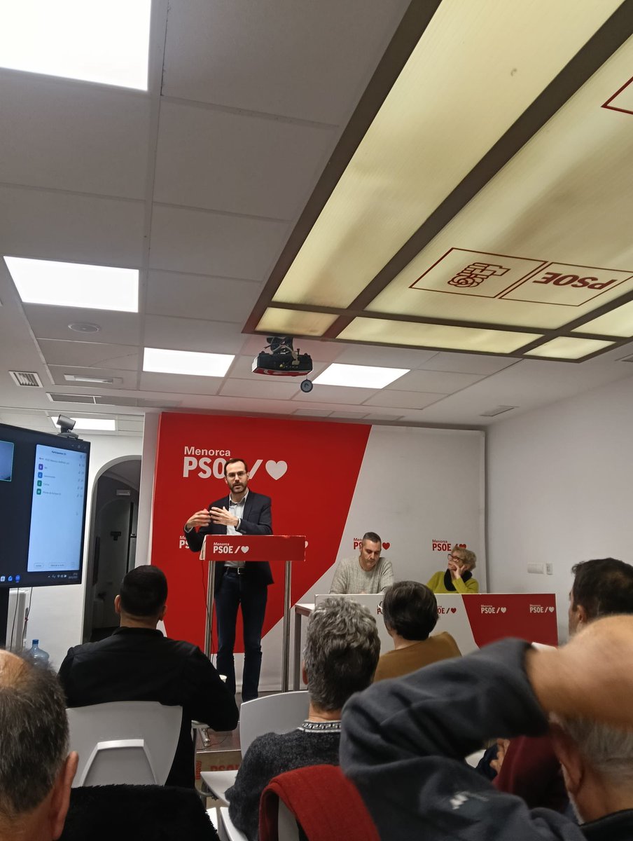 PSOEMao's tweet photo. Assemblea del @psoemao avui.
Pressupostos municipals 2026 al centre del debat.

Treball, compromís i projecte per a Maó. https://t.co/f5CIJhxrbN
