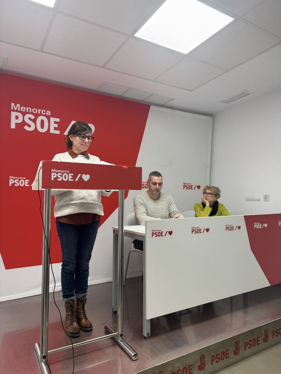 PSOEMao's tweet photo. Assemblea del @psoemao avui.
Pressupostos municipals 2026 al centre del debat.

Treball, compromís i projecte per a Maó. https://t.co/f5CIJhxrbN
