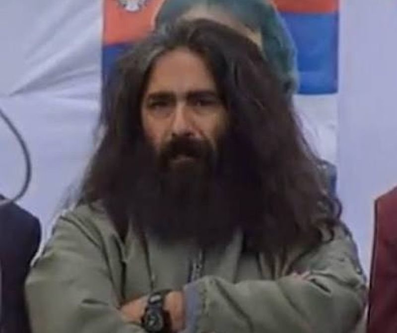 Ekola98's tweet image. Neo-chetniks would have you believe that the guy on the left, Muje Krasniqi, was the founder of a radical extremist Islamic terrorist group, and that people like Timur Khan on the right were saviors of white Christian Europe.