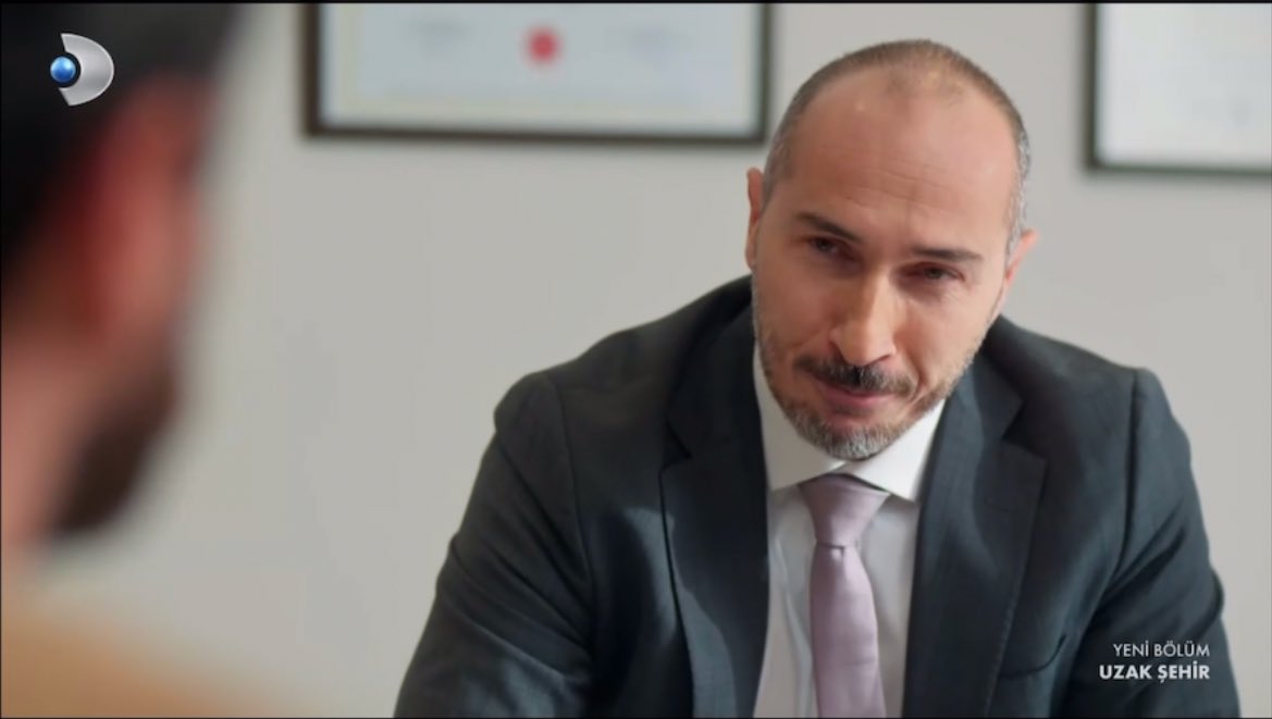 Lan Boran avukat olarak Ahmet kutucu yu mu buldun 
(Benziyo hee)
#UzakŞehir