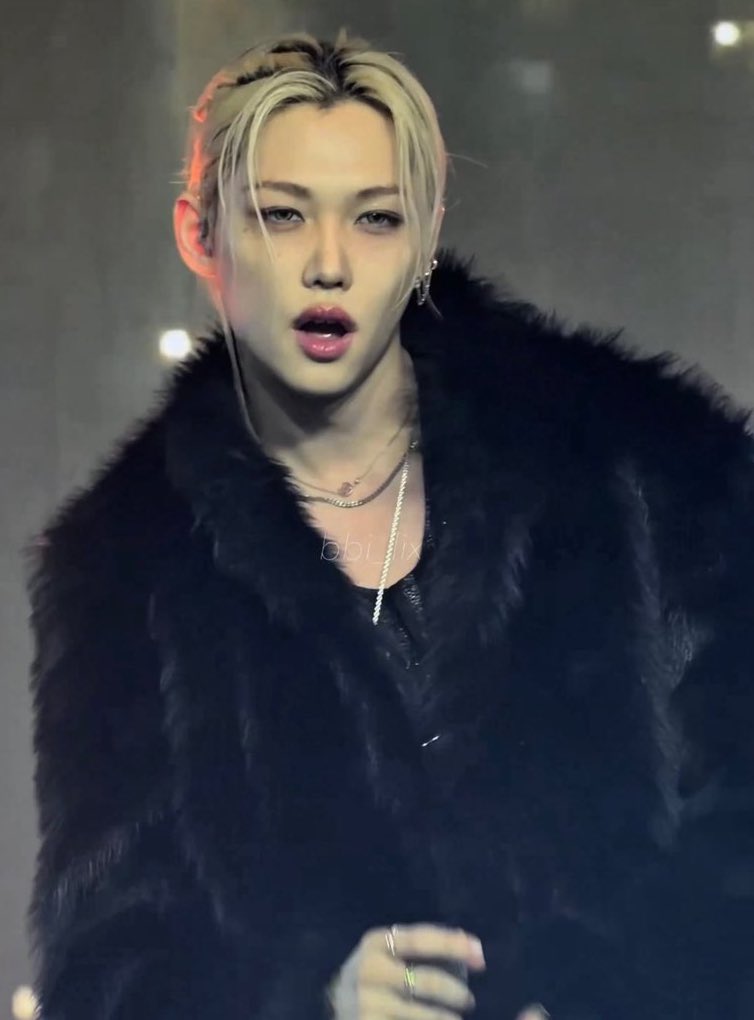 lixveil's tweet image. maybe im not normal after all