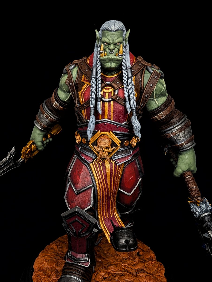 Last Commission of the year ❤️
Another Saurfang is on the way to his new owner ❤️
New Commission slots will open on January 5th (with the launch of the website + store)
#miniaturepainter #worldofwarcraft #varoksaurfang