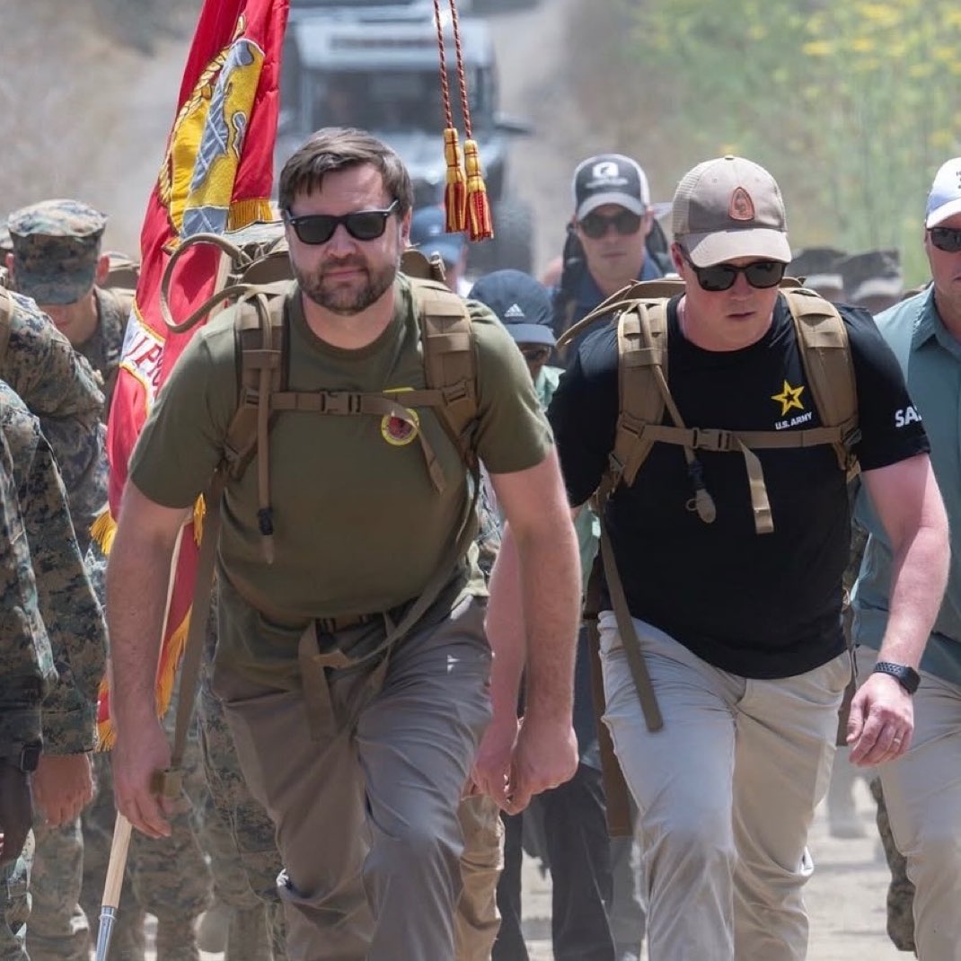 GodlyNations's tweet image. Once a Marine, always a Marine. Thumbs up 👍 if you're proud of this Vice President.