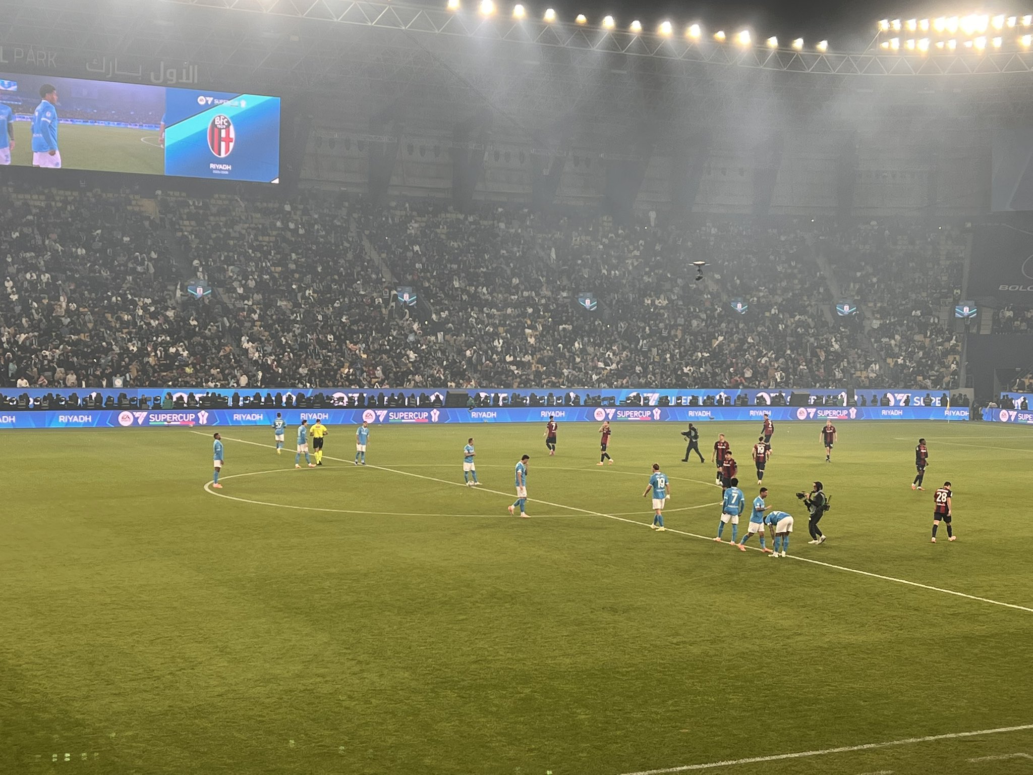 ركلة البداية. نابوليبولونيا #نابولي_بولونيا 