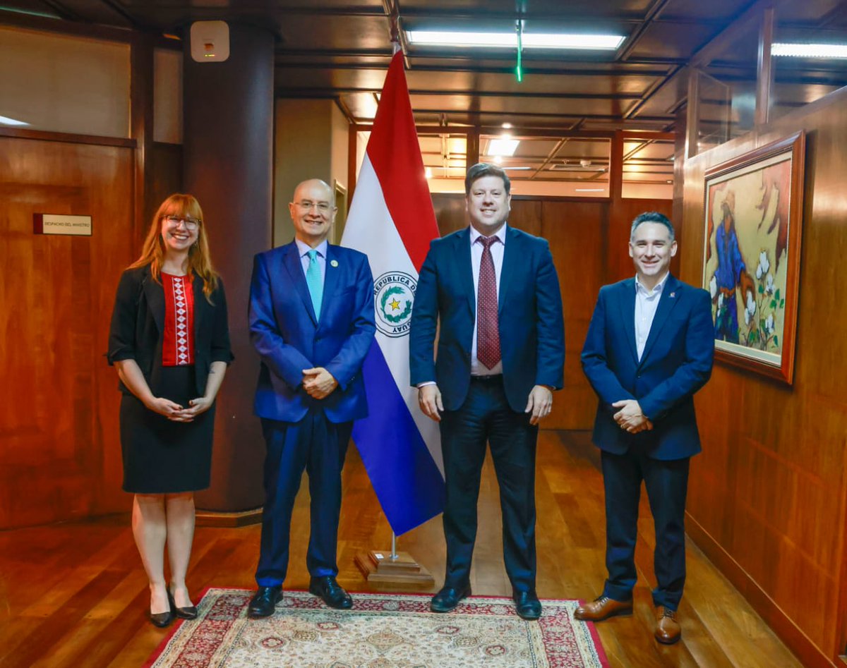 🤝Seguimos trabajando junto al <a href="/MIC_PY/">MIC Paraguay</a> en el desarrollo industrial y comercial del país. 
Valoramos la confianza depositada en el PNUD a lo largo de estos años y celebramos una gestión con visión de futuro, reflejada en el Plan Paraguay 2x.