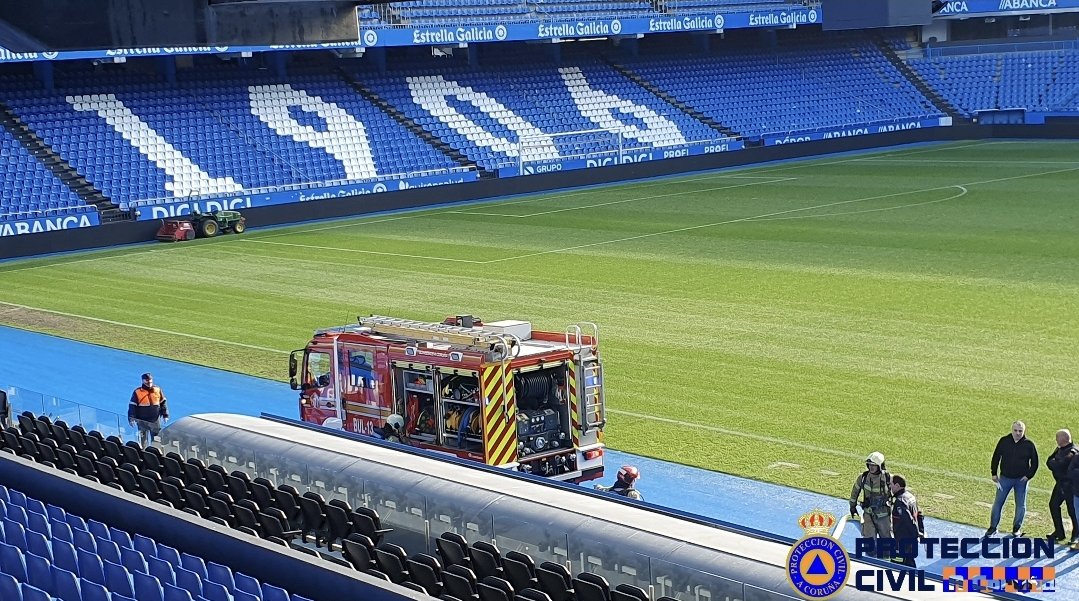 Colaboramos junto con el resto de servicios de emergencia en un simulacro en el estadio de Riazor.