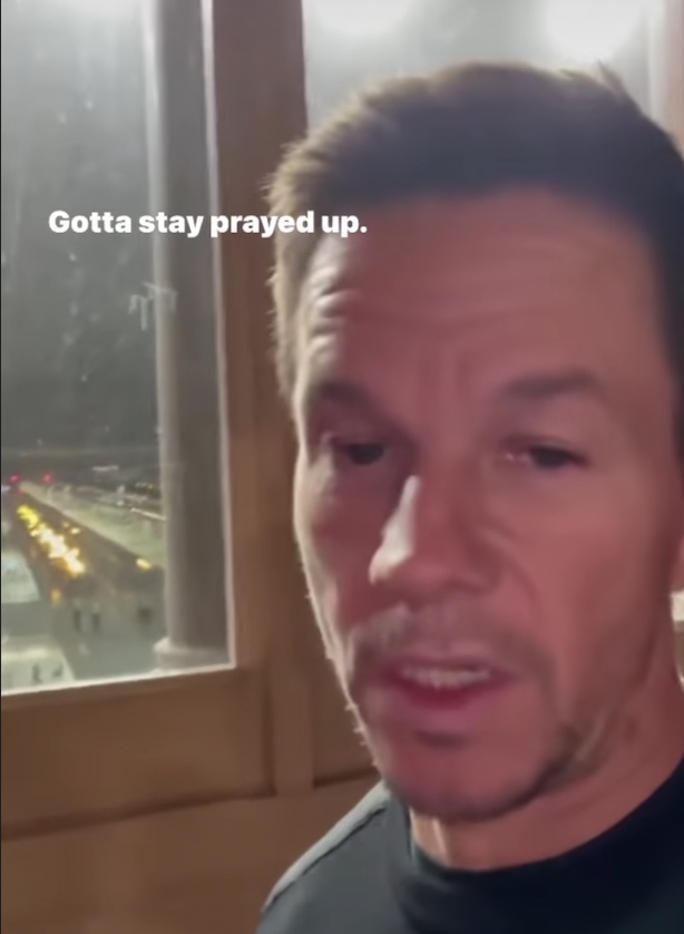 onlyhelpfulbooks tweet media