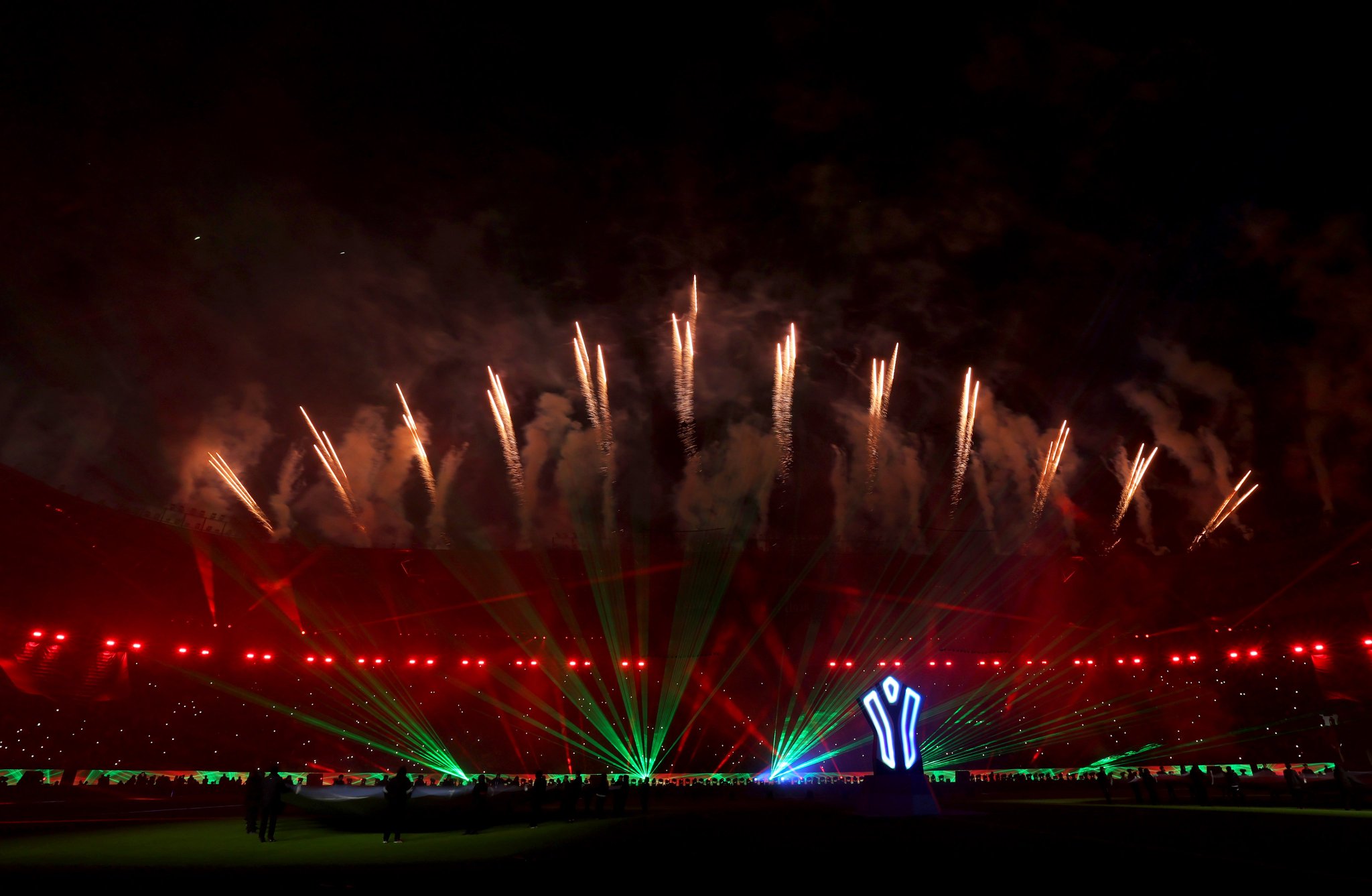 صور قبل بداية النهائي بين #نابولي_بولونيا 