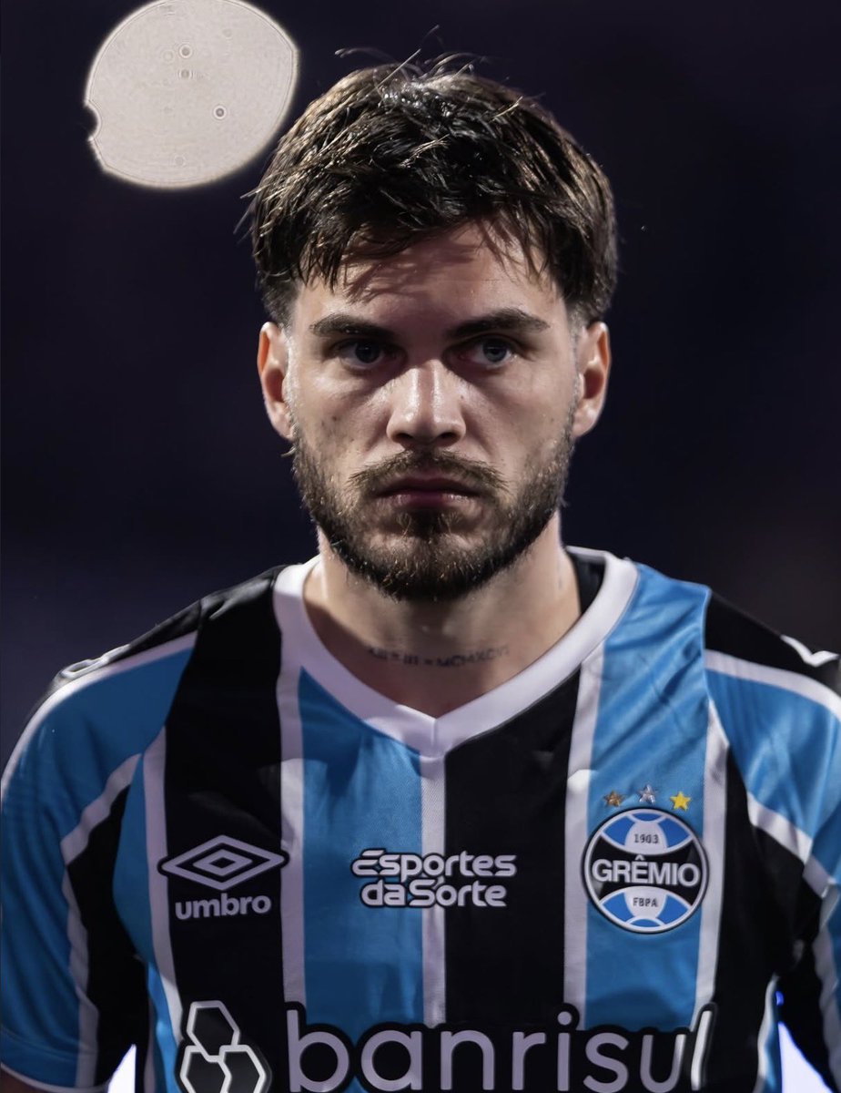 SouthGremio's tweet photo. 🗣️Felipão: “Quem sabe nosso 10 não use a 14?”

ℹ️Após boa passagem pelo Remo, o meia Nathan deve retornar a Porto Alegre e voltar ao Grêmio, com planos de aproveitamento em 2026. Com passagem pelo Chelsea, o jogador agrada ao novo técnico gremista.

👀Nathan usava o número 14. https://t.co/NhH0jueSs9
