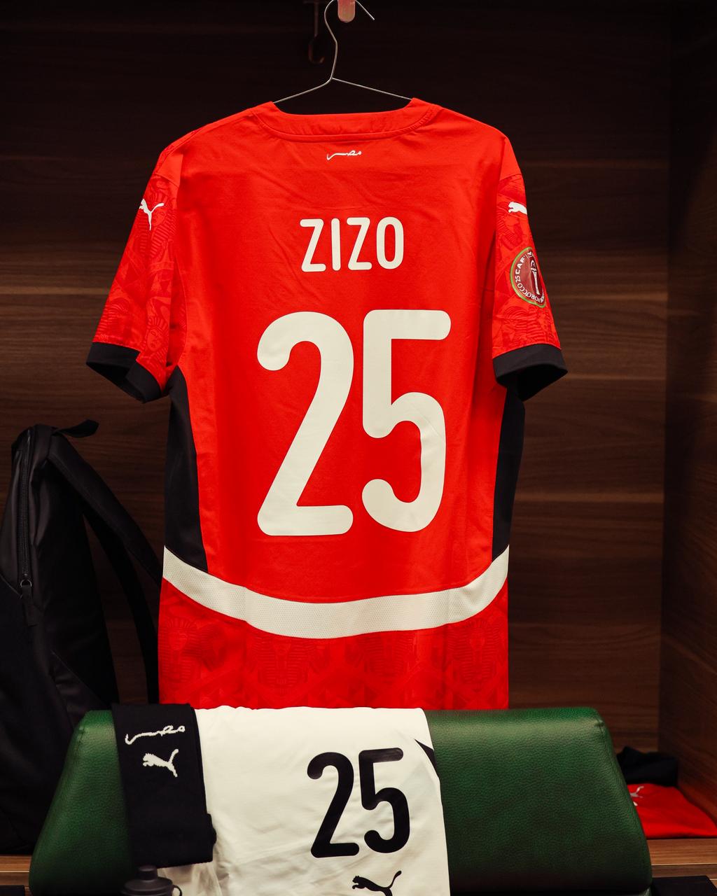 غرفة ملابس منتخب مصر تتزين بأقمصة الفراعنة قبل انطلاق المباراة ضد زيمبابوي 